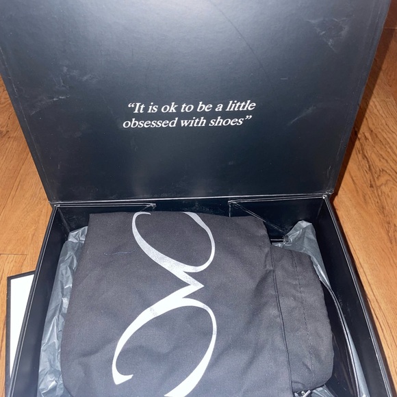 Elegant Black Strappy Women's Heels - Picture 3 of 8